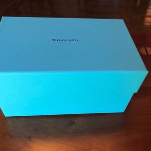 Authentic Empty Tiffany Box w/ Tissue Paper 7.75”W 4.25”H 4.75”D Pristine
